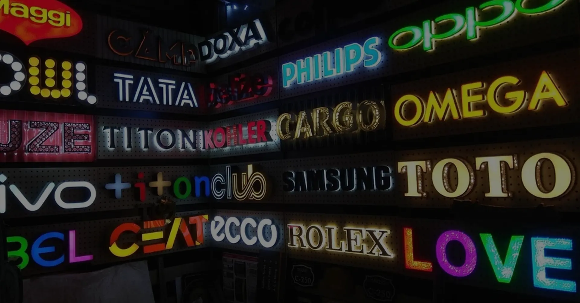 Helderheid en de mogelijkheid om dynamische content te tonen. LED-schermen en Digitale Displays